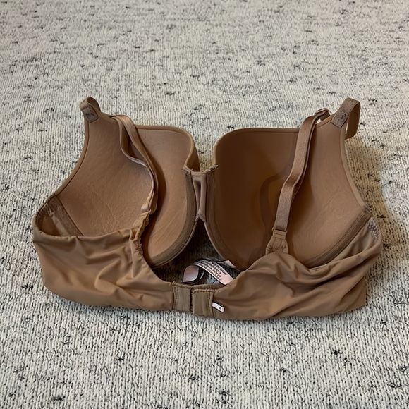 Victoria’s Secret Nude Form Shape Bra with Adjustable Straps - Picture 2 of 3